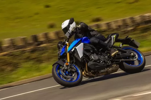 5919-gsxs1000-action-road-0036.jpg